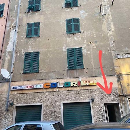 Una Stanza In Un Appartamento Genova Eksteriør billede